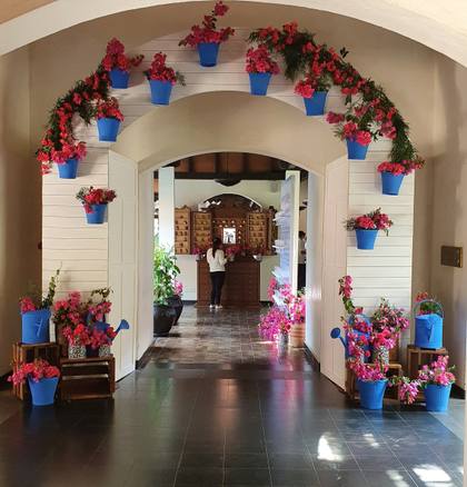 Gate / Entrance and Floral detail — Welcome Lunch decor — Alila Diwa Goa